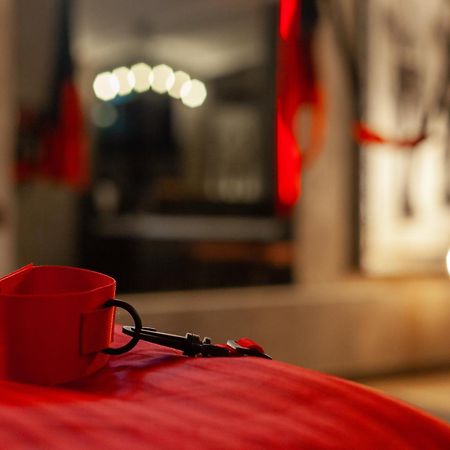 Royal Hot Jucuzzi Apartment Lviv Bagian luar foto