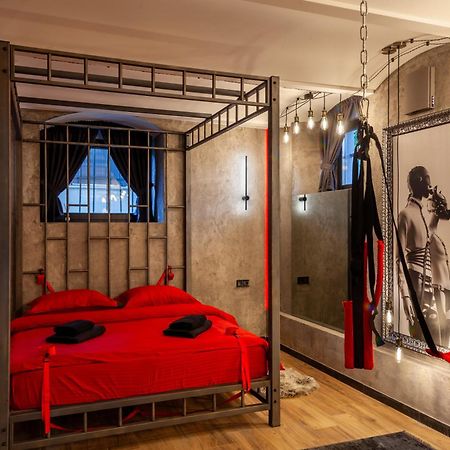 Royal Hot Jucuzzi Apartment Lviv Bagian luar foto