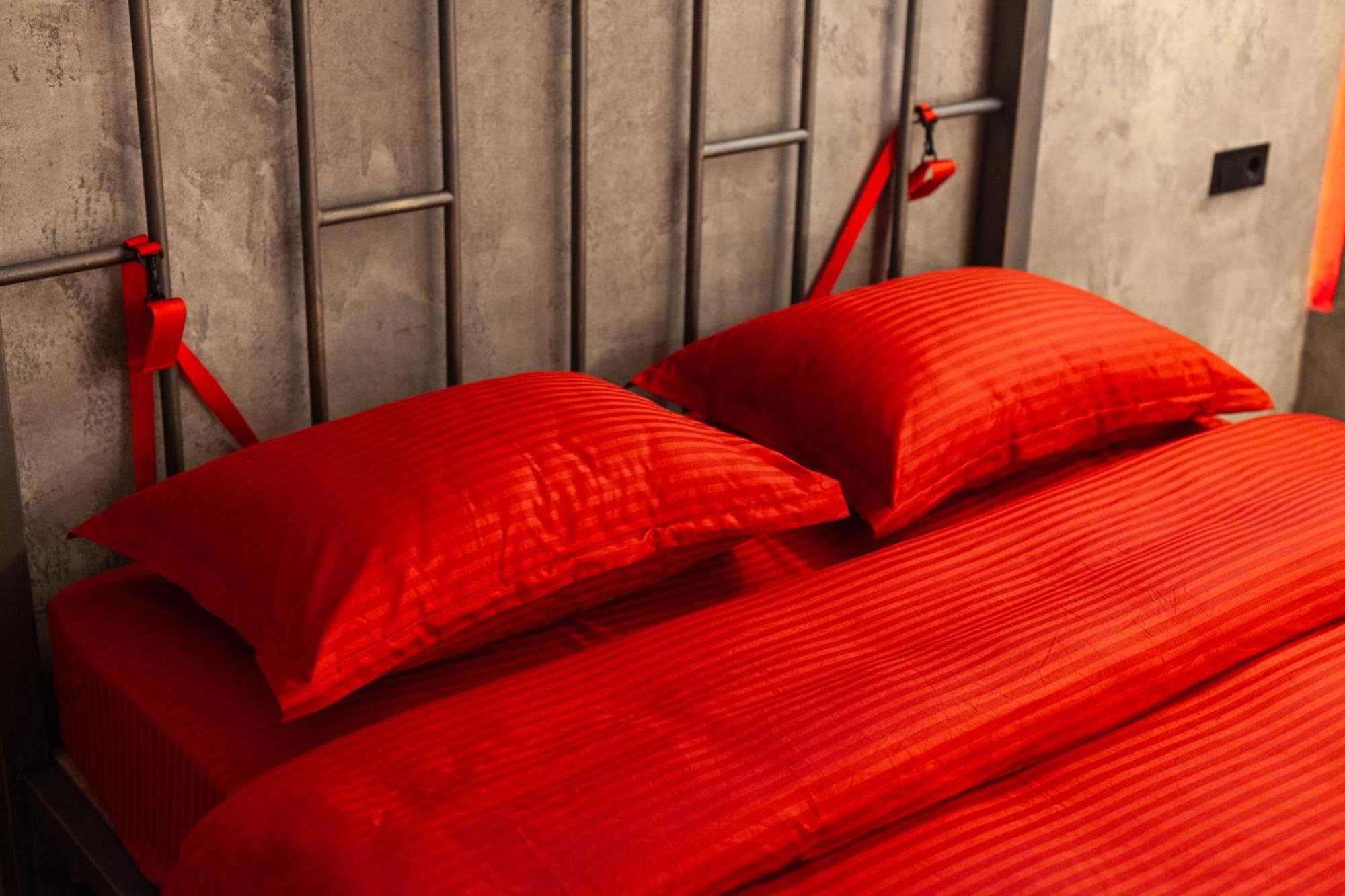 Royal Hot Jucuzzi Apartment Lviv Bagian luar foto