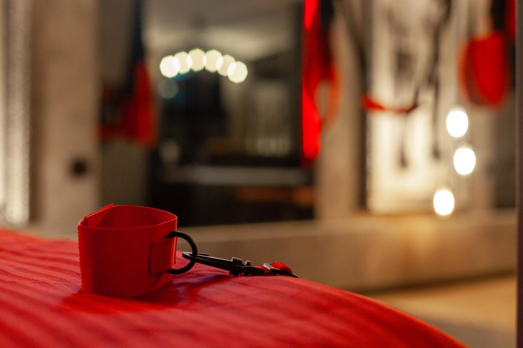 Royal Hot Jucuzzi Apartment Lviv Bagian luar foto