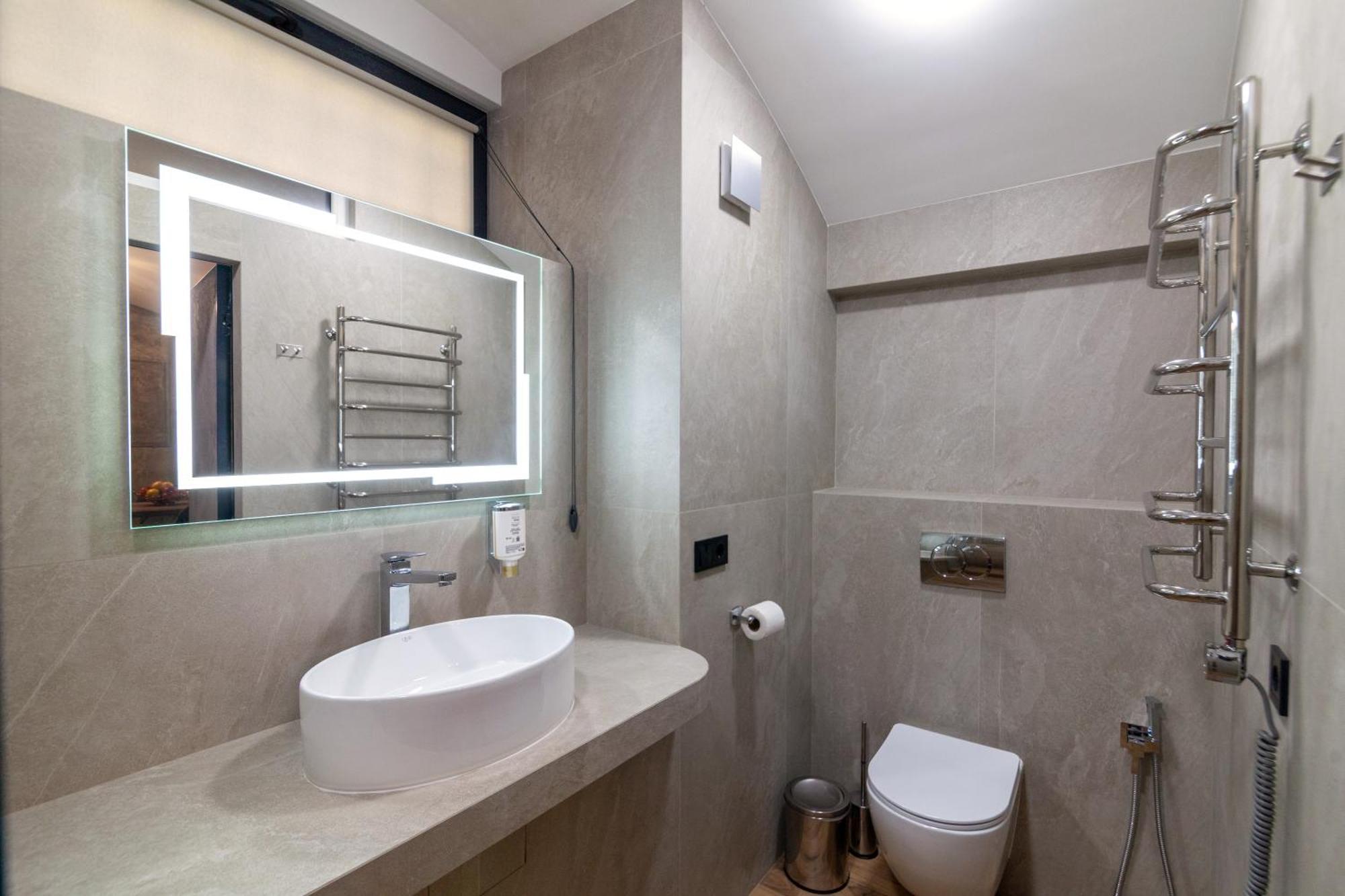 Royal Hot Jucuzzi Apartment Lviv Bagian luar foto