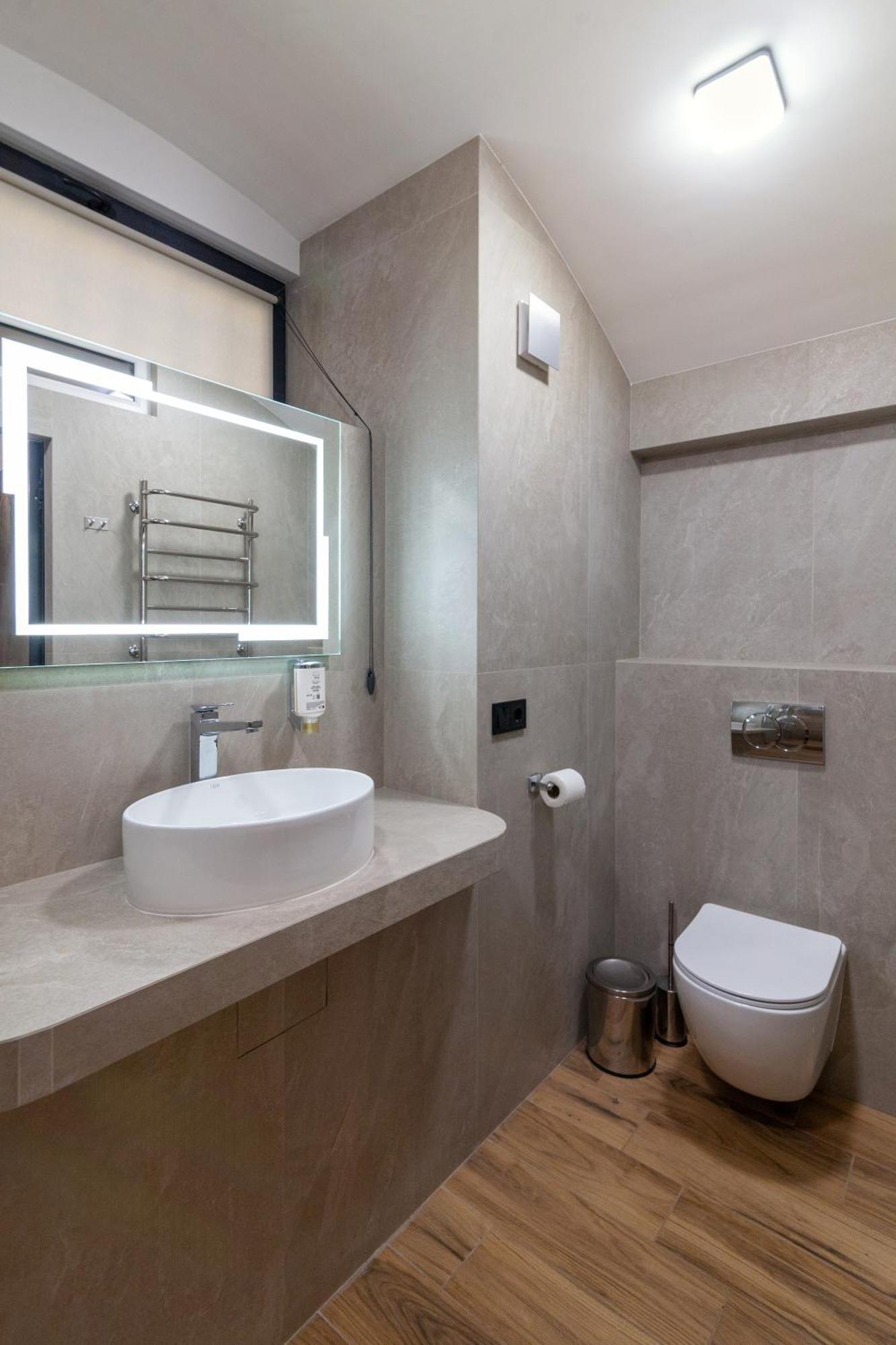 Royal Hot Jucuzzi Apartment Lviv Bagian luar foto