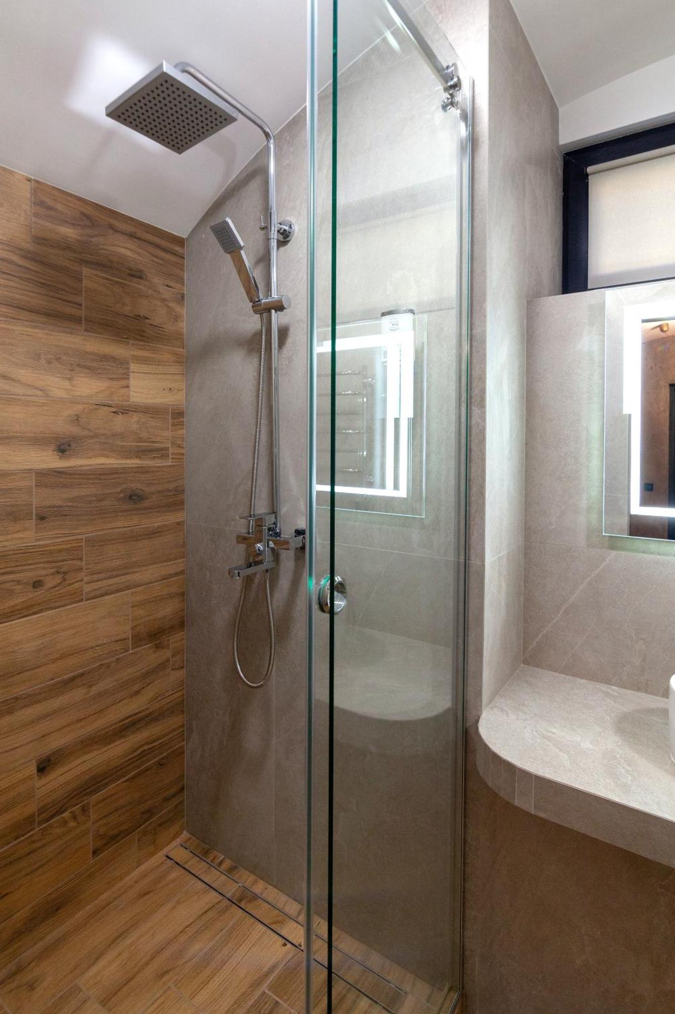 Royal Hot Jucuzzi Apartment Lviv Bagian luar foto
