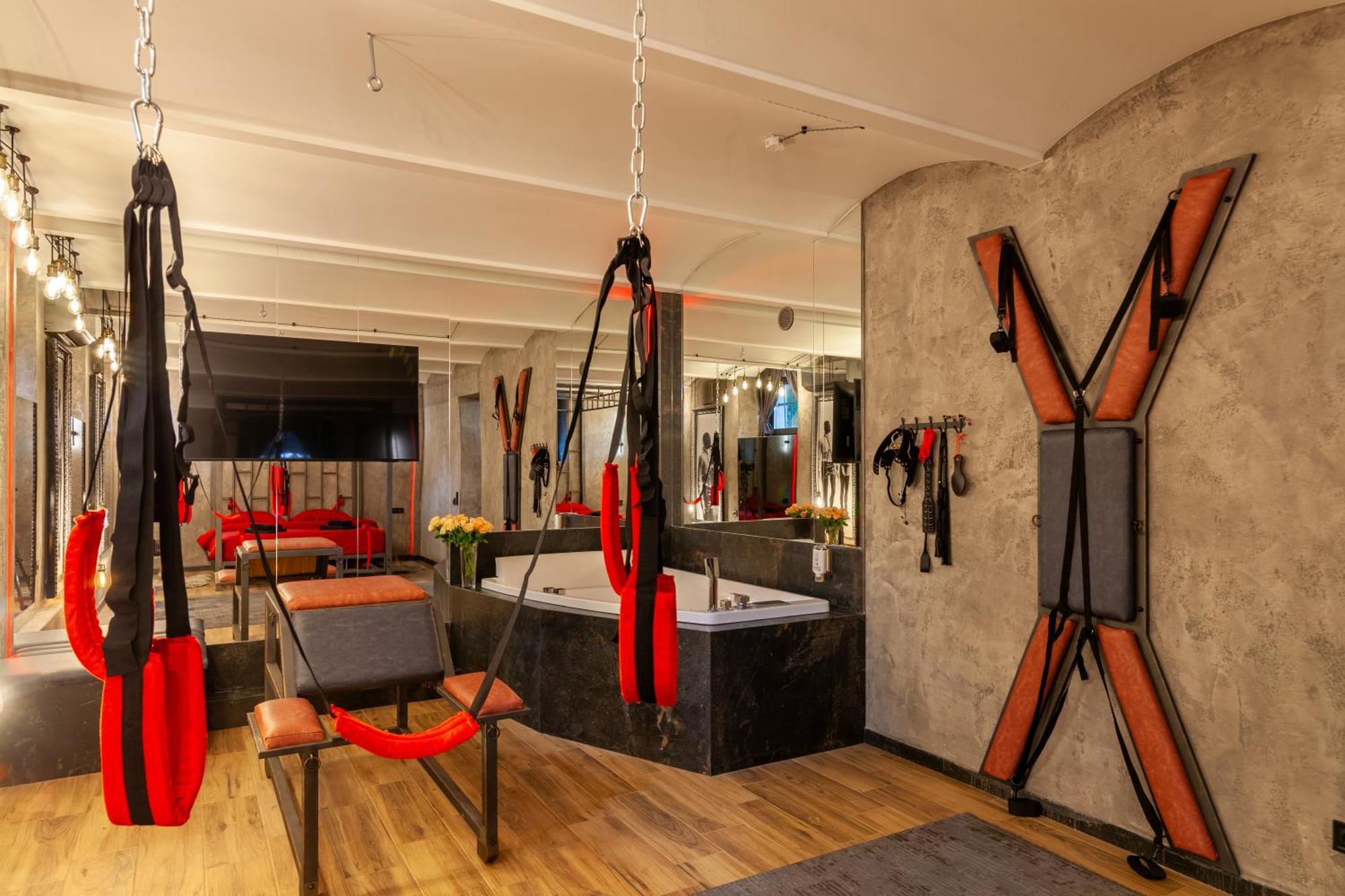 Royal Hot Jucuzzi Apartment Lviv Bagian luar foto