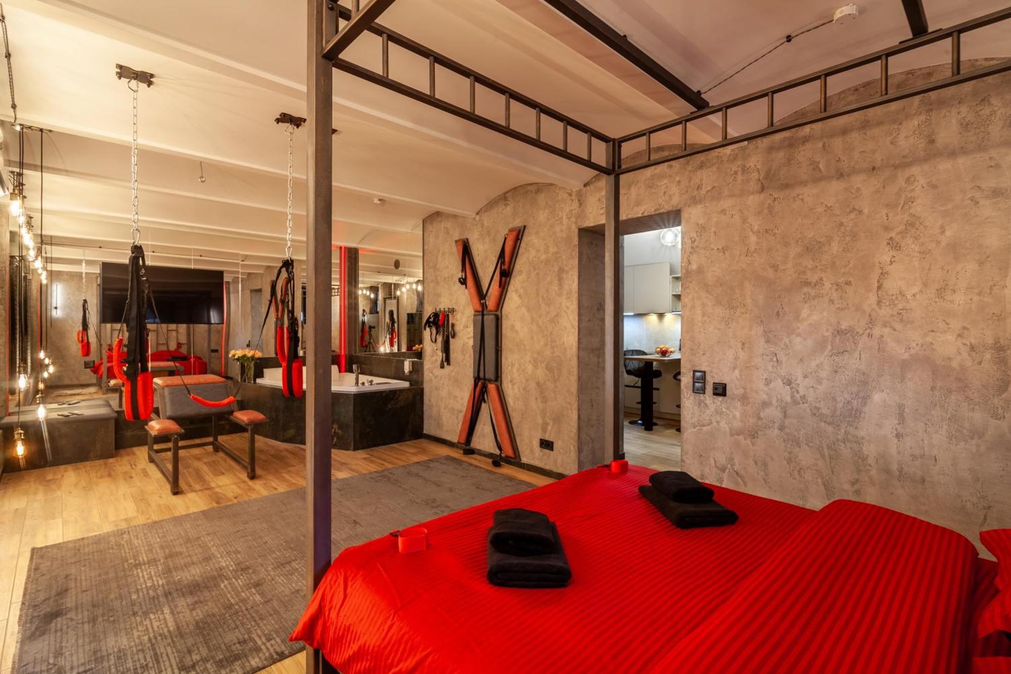 Royal Hot Jucuzzi Apartment Lviv Bagian luar foto