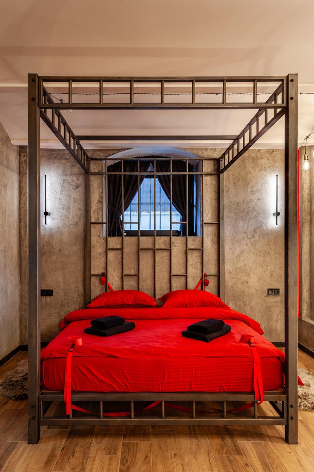 Royal Hot Jucuzzi Apartment Lviv Bagian luar foto