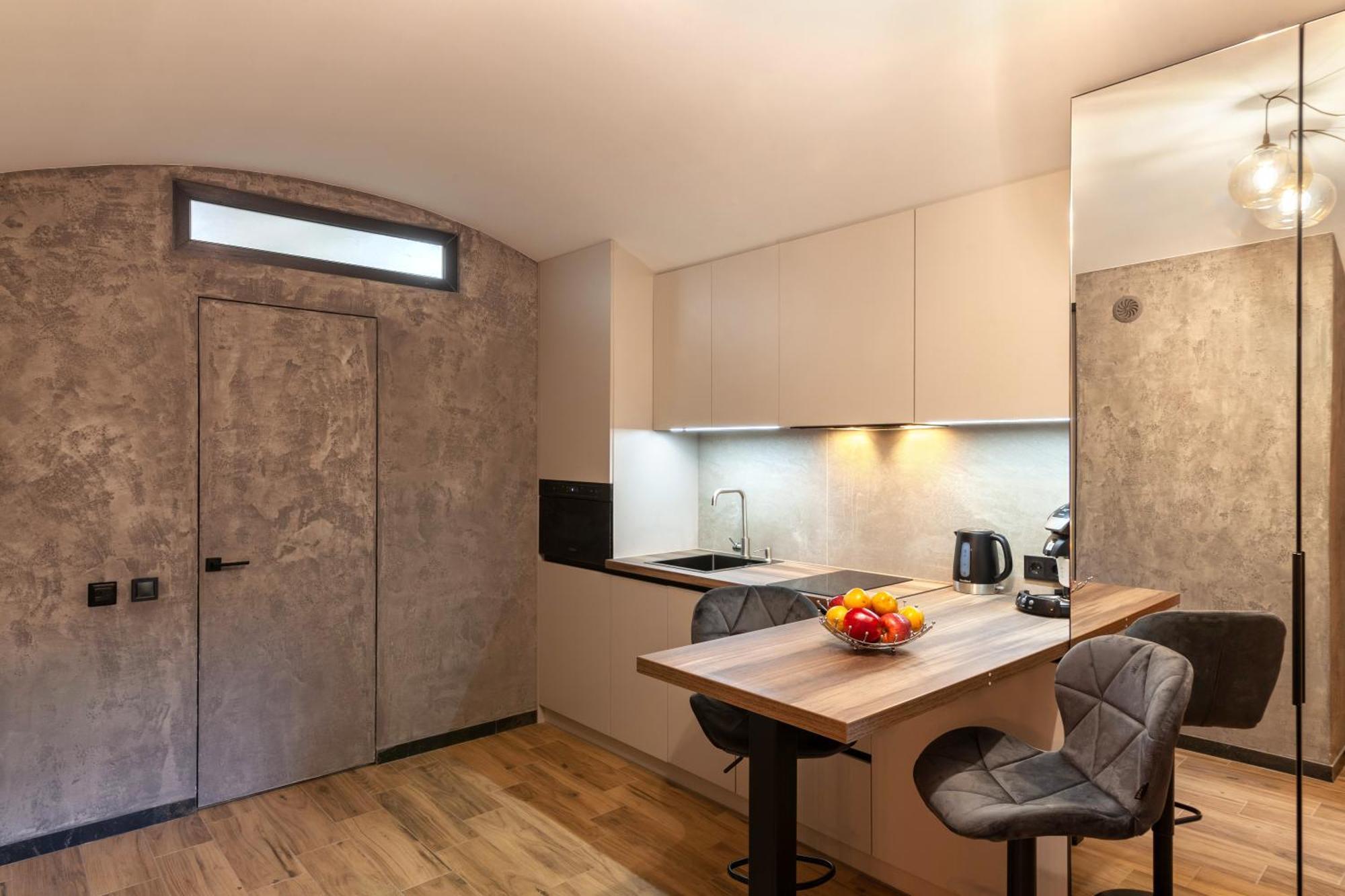 Royal Hot Jucuzzi Apartment Lviv Bagian luar foto