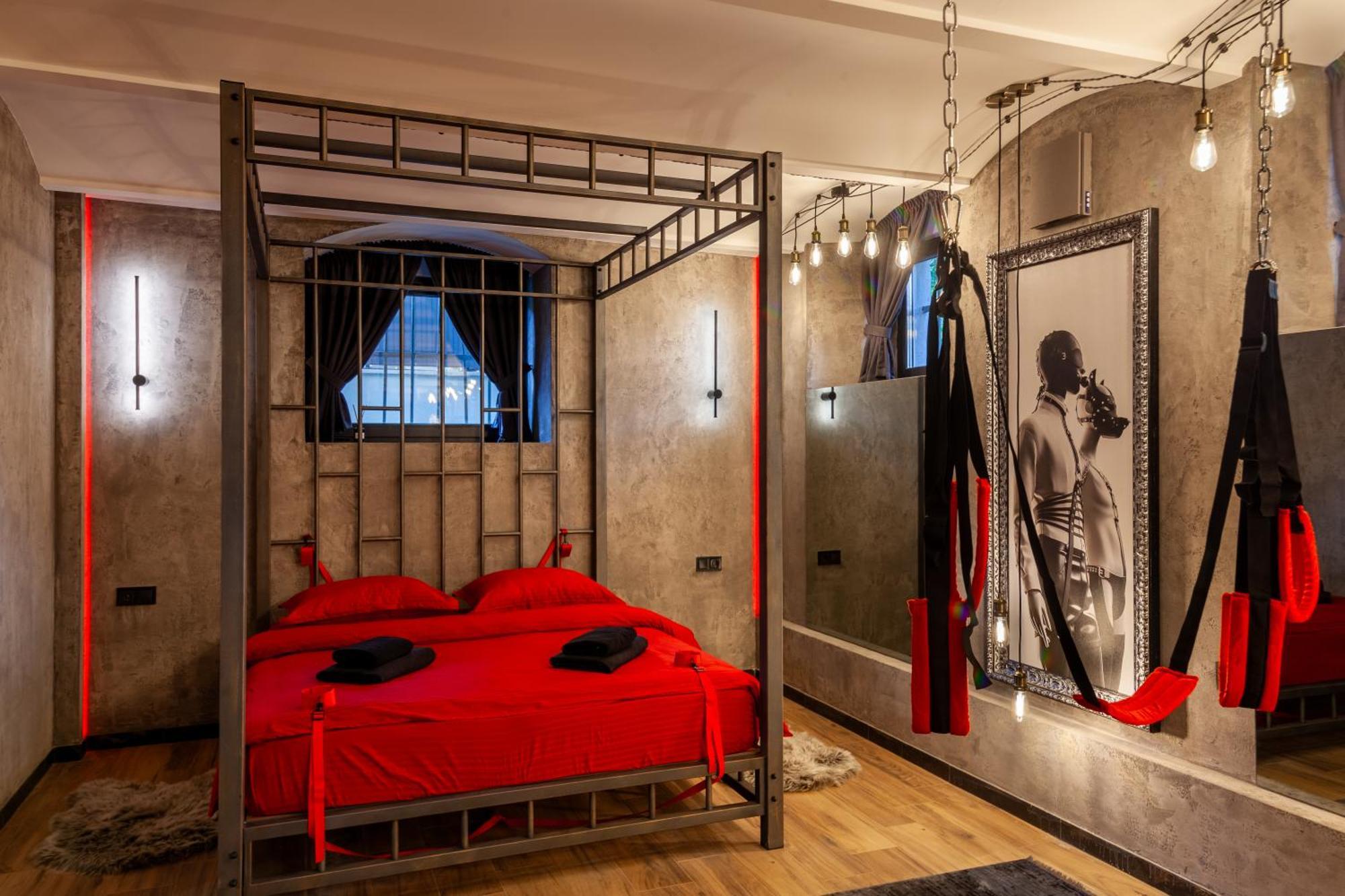 Royal Hot Jucuzzi Apartment Lviv Bagian luar foto